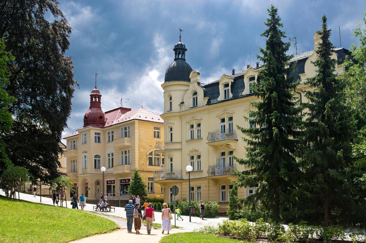 Villa Dagmar Luhacovice Luaran gambar